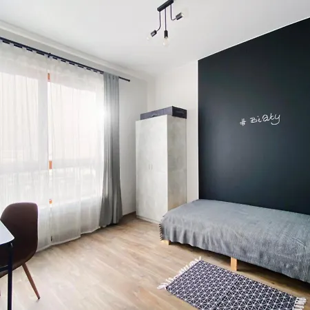 3 Kolory - W Mieszkaniu Wspoldzielonym Warsaw