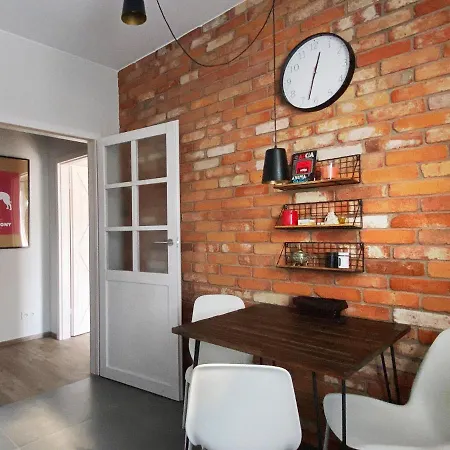 3 Kolory - W Mieszkaniu Wspoldzielonym Проживание в семье