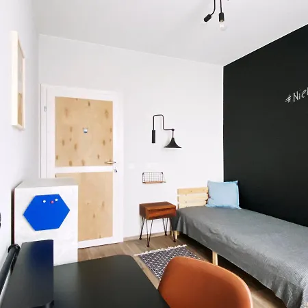 Проживание в семье 3 Kolory - W Mieszkaniu Wspoldzielonym Варшава